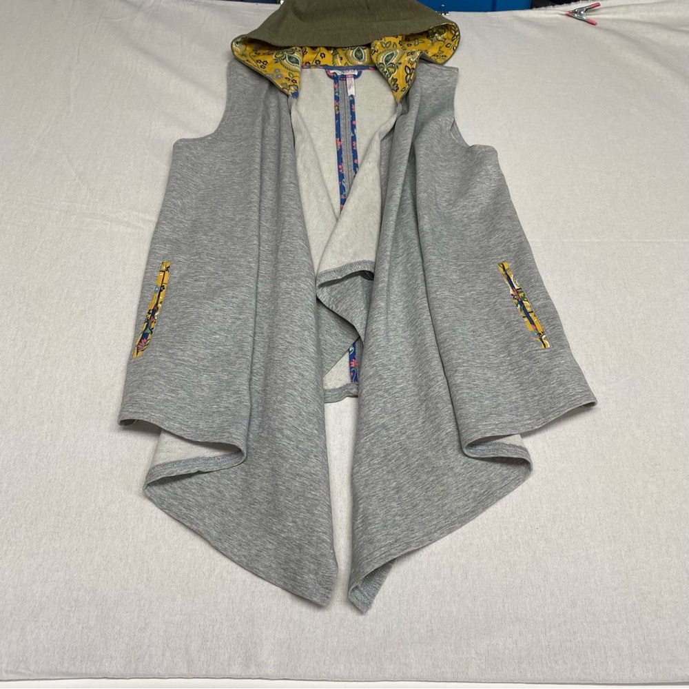 Matilda Jane 435 Hooded Vest Gray Floral Trim Pockets Girls 16 Fork In The Road